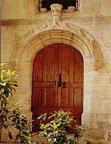 Amis du Vieux L´Haÿ- Histoire de L'Haÿ-les-Roses - Porte Nord de l'église
