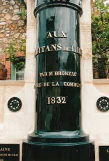 Amis du Vieux L´Haÿ - Fontaine Bronzac après restauration