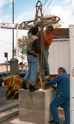 Amis du Vieux L´Haÿ - Restauration de la Croix des Mobiles